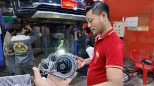 Trung ô tô chăm sóc xe ô tô