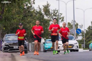 Trung Ô Tô và Phạm Thành Long cùng cộng đồng EagleCamp chạy bộ rèn luyện sức khỏe