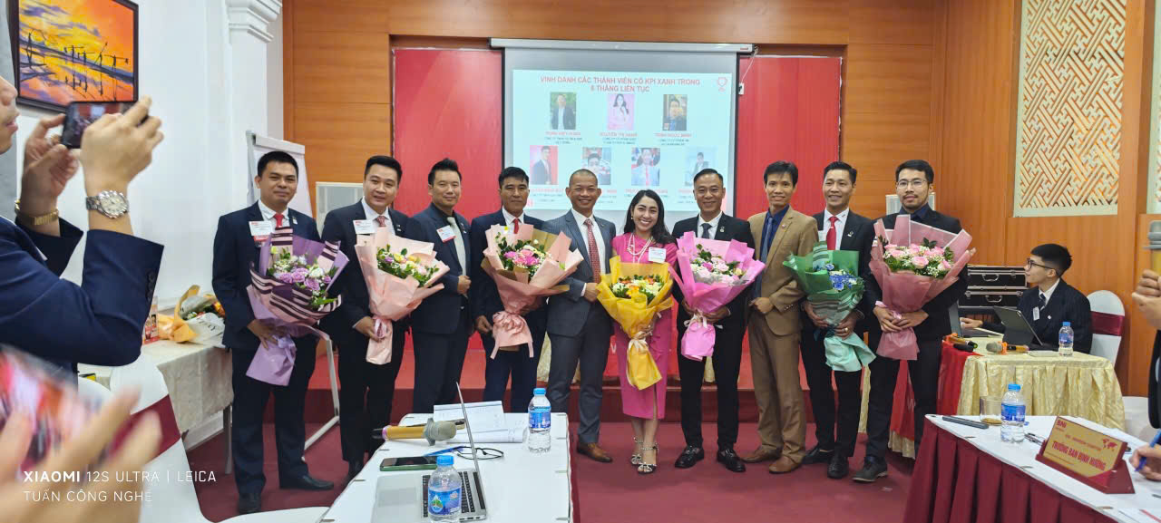 Trung Ô Tô cùng Phạm Thành Long và Hồ Quang Minh tham dự buổi họp BNI Hà Nội 6