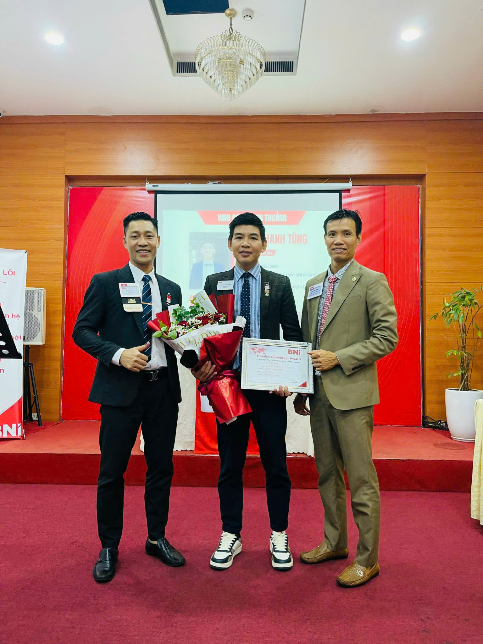 Trung Ô Tô cùng Phạm Thành Long và Hồ Quang Minh tham dự buổi họp BNI Hà Nội 6